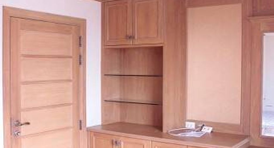 For rent 3 bedrooms condo in Bang Kho Laem, Bangkok
