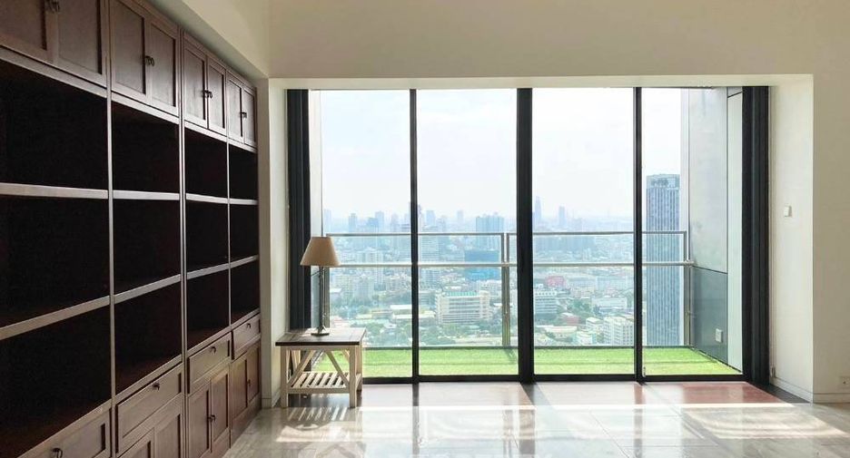 For sale 3 bedrooms condo in Sathon, Bangkok