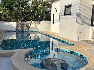 Casa en alquiler de 3 habitaciones en Bang Lamung, Chonburi