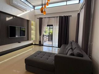 Casa en alquiler de 3 habitaciones en Bang Lamung, Chonburi