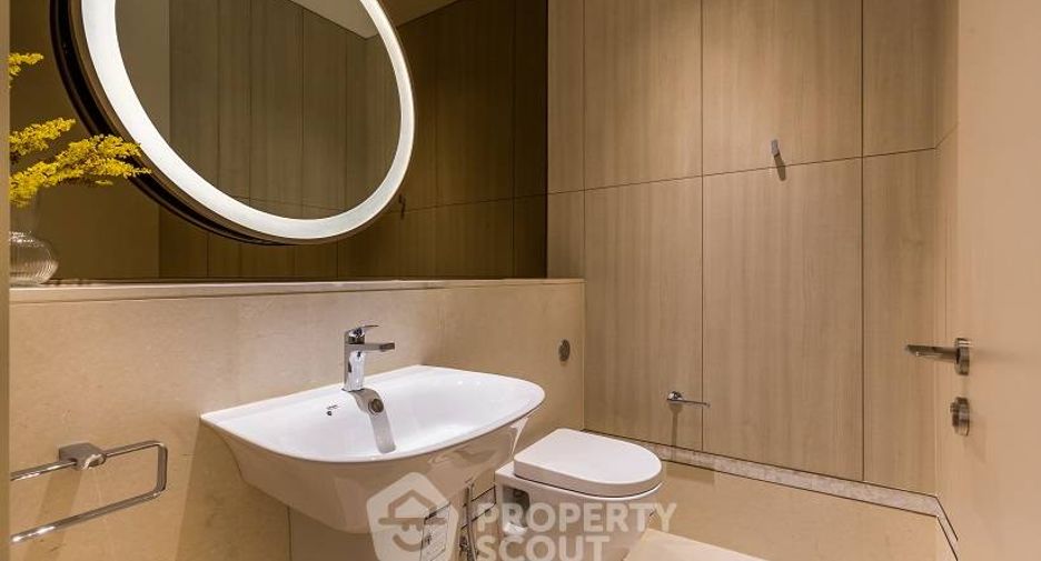 For sale 2 bedrooms condo in Pathum Wan, Bangkok