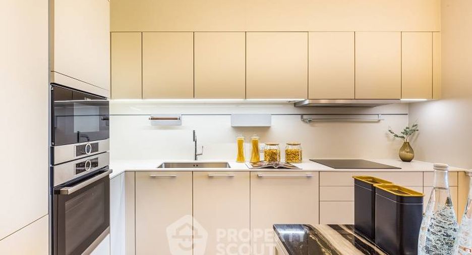 For sale 2 bedrooms condo in Pathum Wan, Bangkok