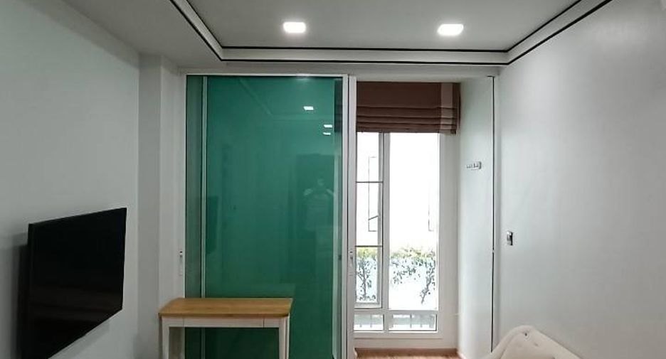 À vendre 1 chambre condo à Yan Nawa, Bangkok