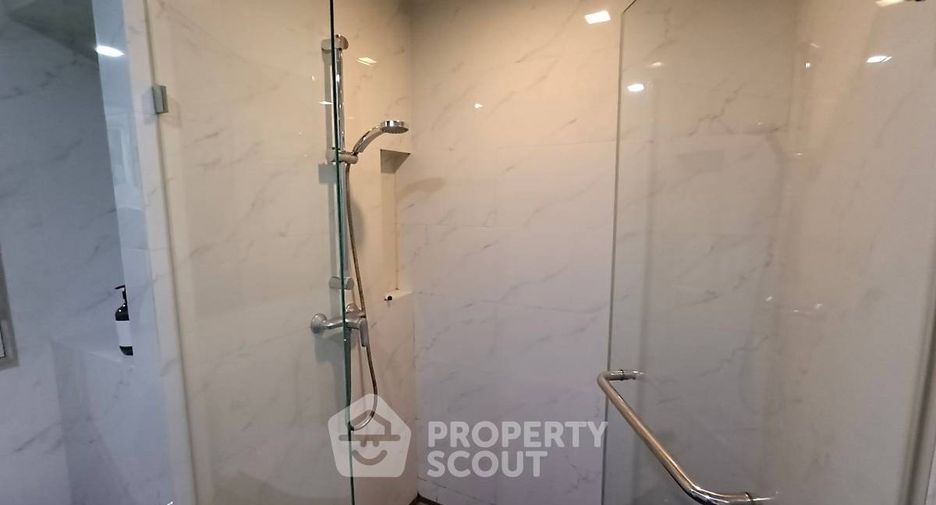 À vendre 1 chambre condo à Yan Nawa, Bangkok