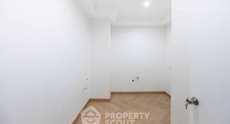 À vendre 2 chambres condo à Khlong San, Bangkok