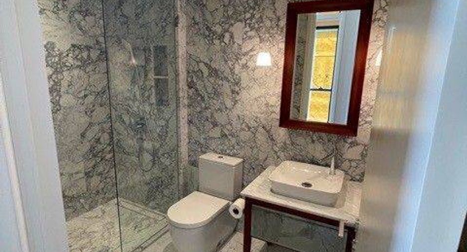 For sale 2 bedrooms condo in Watthana, Bangkok
