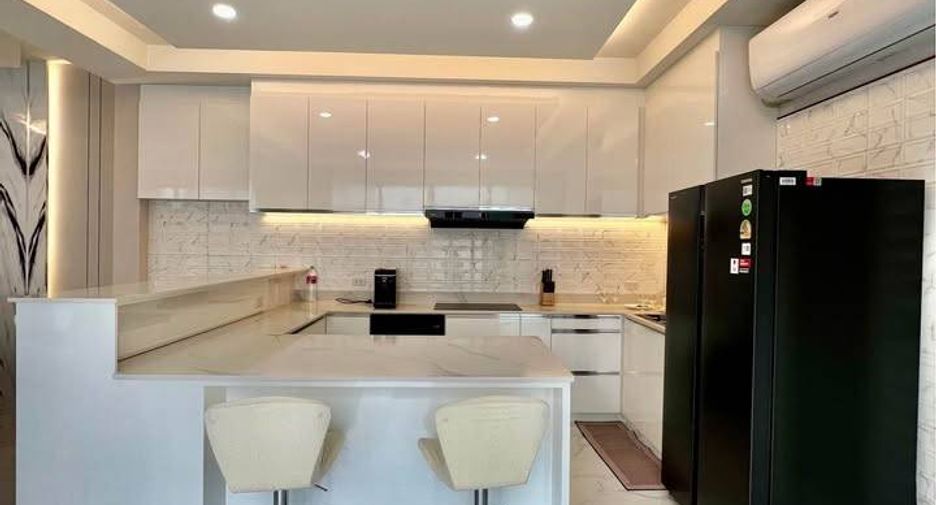 For rent 4 bedrooms house in East Pattaya, Pattaya
