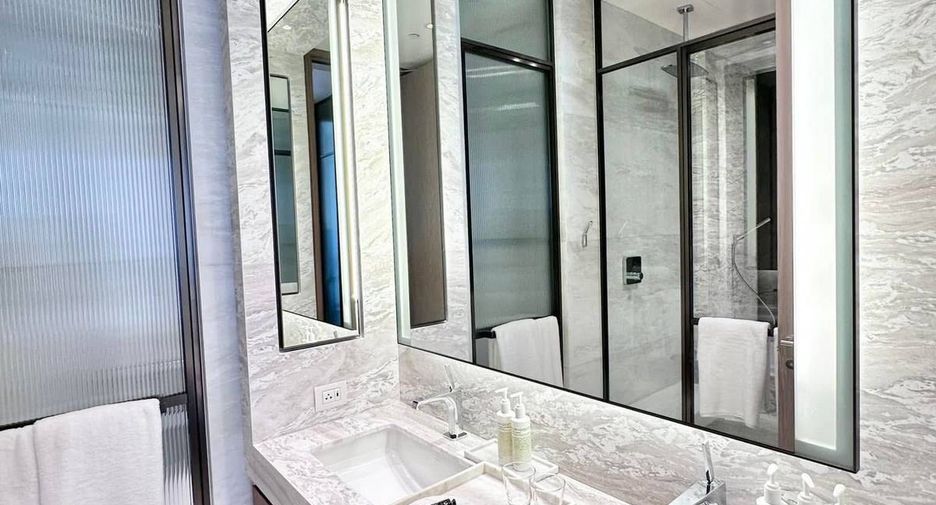 For sale 1 bed condo in Pathum Wan, Bangkok