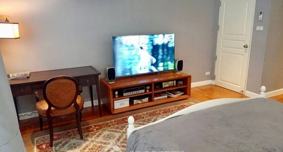 For sale 2 bedrooms condo in Watthana, Bangkok