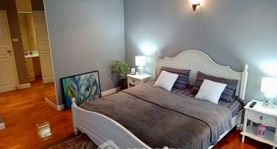 For sale 2 bedrooms condo in Watthana, Bangkok