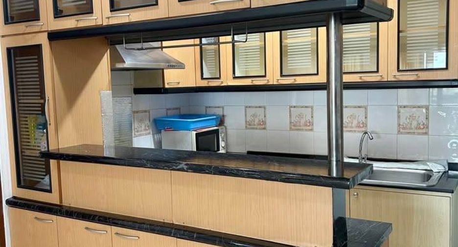 For sale 2 bedrooms condo in Khlong Toei, Bangkok