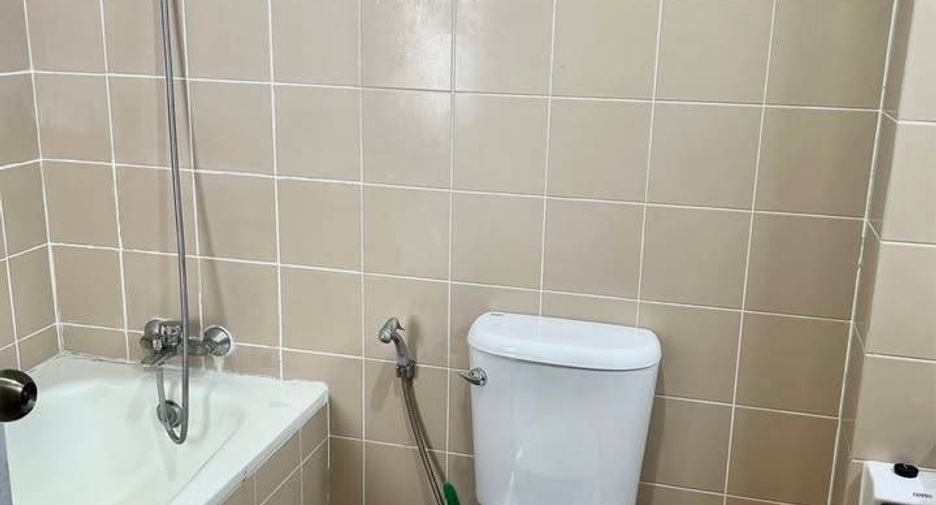 For sale 2 bedrooms condo in Khlong Toei, Bangkok