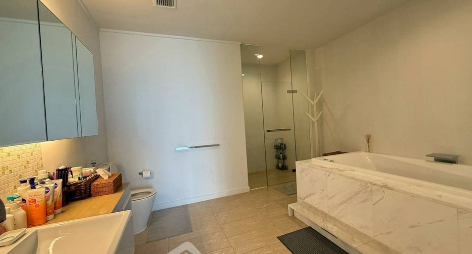 For sale 3 bedrooms condo in Bang Lamung, Chonburi