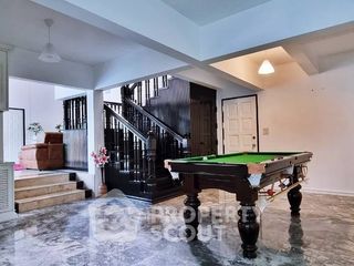 For rent 8 bedrooms villa in Bang Lamung, Chonburi