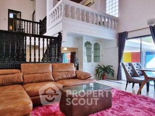For rent 8 bedrooms villa in Bang Lamung, Chonburi