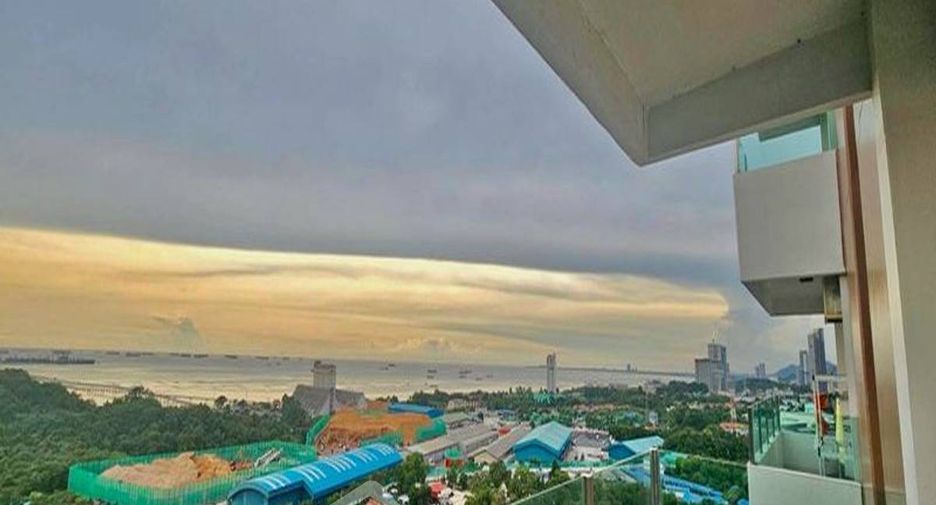 For sale 1 bed condo in Si Racha, Chonburi
