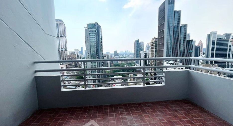 For sale 3 bedrooms condo in Khlong Toei, Bangkok