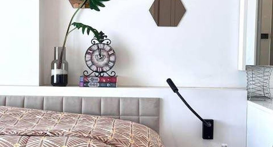 For sale 1 bed condo in Khlong Toei, Bangkok