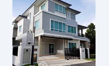 For sale 5 bedrooms house in Saphan Sung, Bangkok