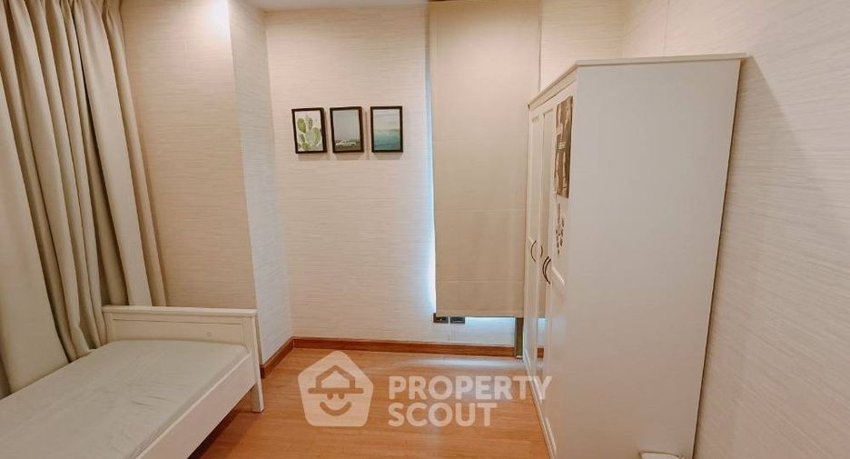 For rent 2 bedrooms condo in Huai Khwang, Bangkok