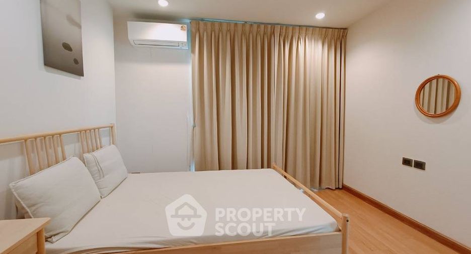 For rent 2 bedrooms condo in Huai Khwang, Bangkok