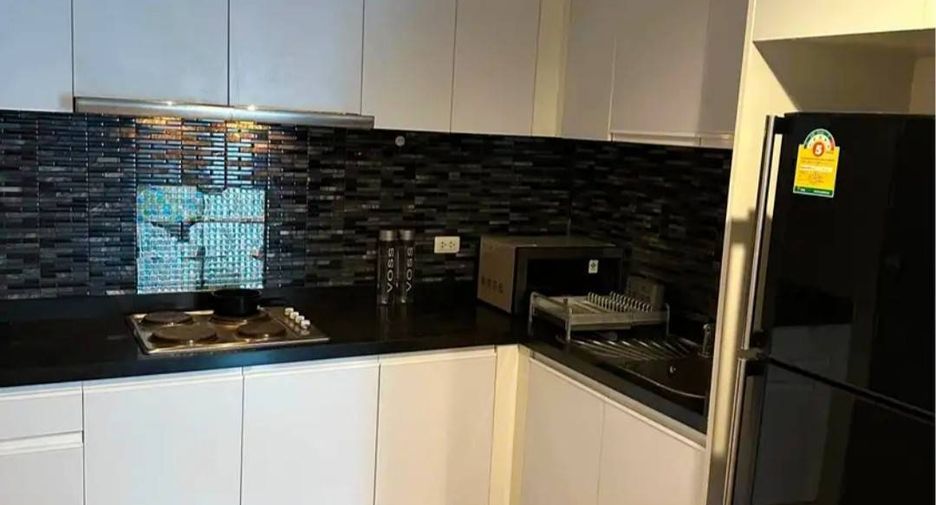 For sale 2 bedrooms condo in Huai Khwang, Bangkok
