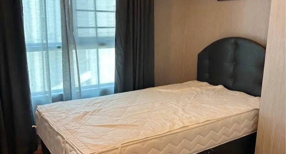 For sale 2 bedrooms condo in Huai Khwang, Bangkok