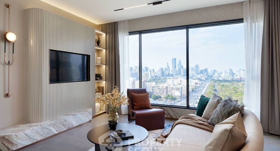 For sale 3 bedrooms condo in Khlong Toei, Bangkok