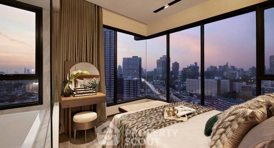For sale 3 bedrooms condo in Khlong Toei, Bangkok