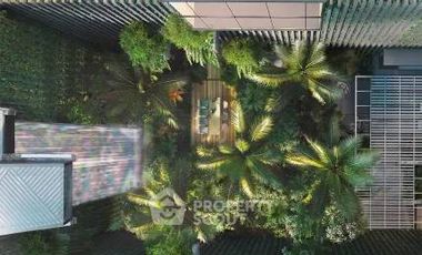 For sale 3 bedrooms condo in Khlong Toei, Bangkok