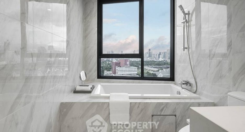 For sale 1 bed condo in Khlong Toei, Bangkok