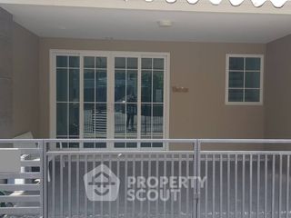 For rent 3 bedrooms townhouse in Bang Na, Bangkok