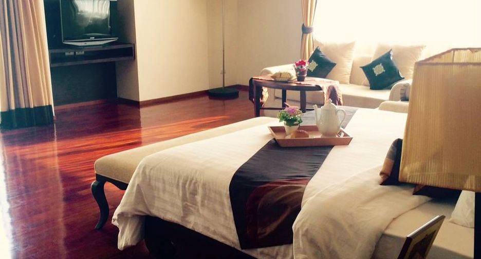 For rent 3 bedrooms apartment in Watthana, Bangkok