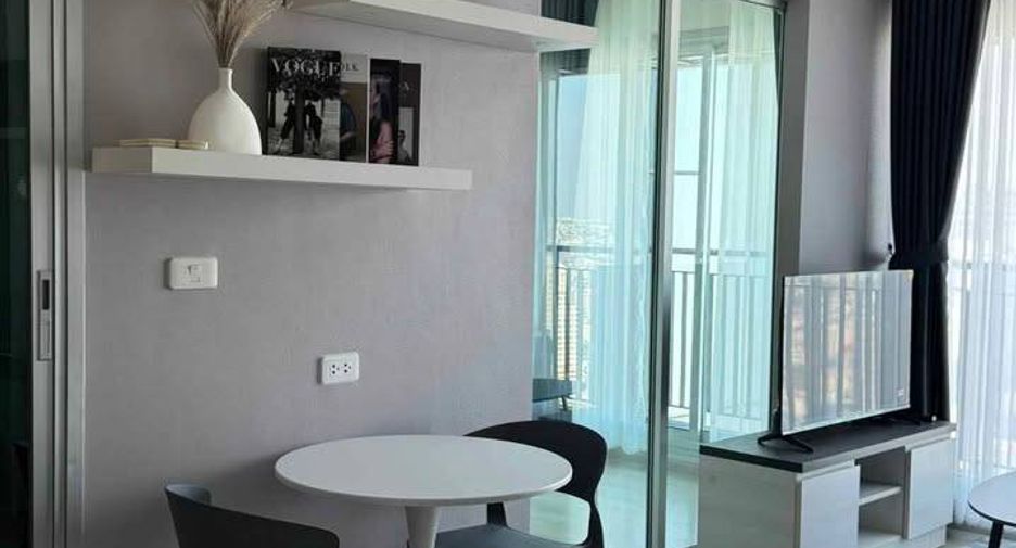 Продажа 1 кровать кондо в Хуаи Кхщанг, Бангкок