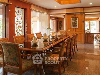 For sale 4 bedrooms house in Thawi Watthana, Bangkok