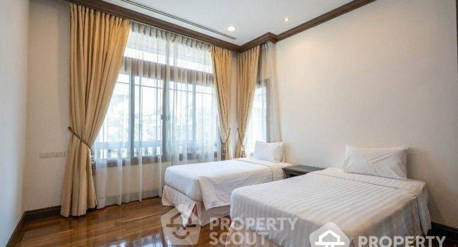 For rent 4 bedrooms house in Yan Nawa, Bangkok