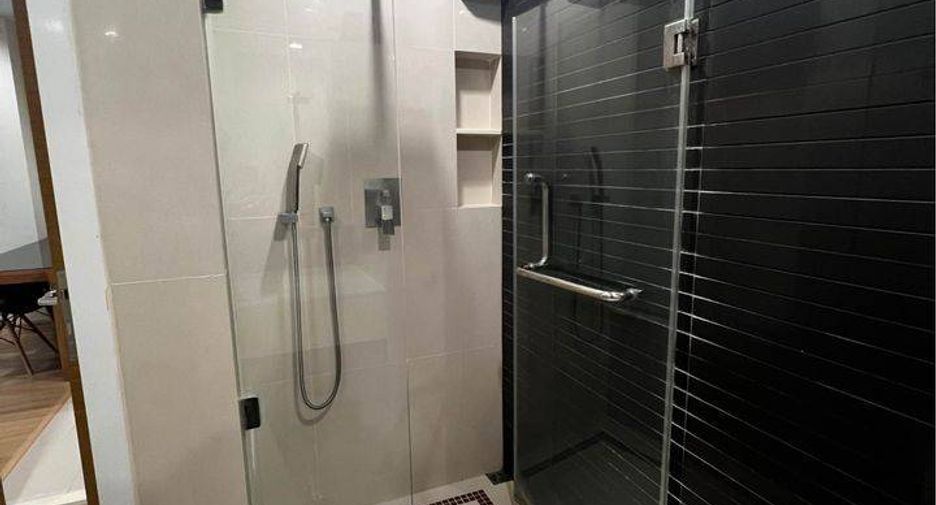 For rent 1 bed condo in Huai Khwang, Bangkok