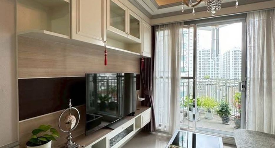 For sale 2 bedrooms condo in Huai Khwang, Bangkok