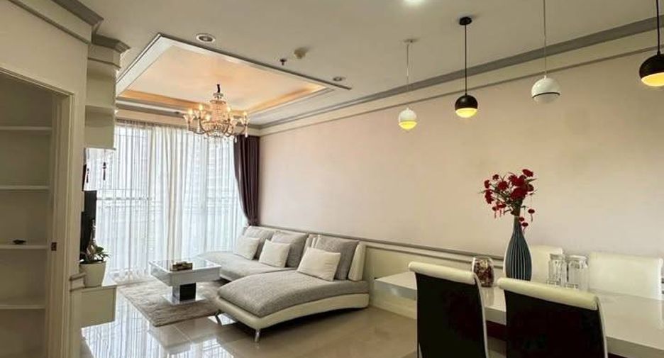 For sale 2 bedrooms condo in Huai Khwang, Bangkok