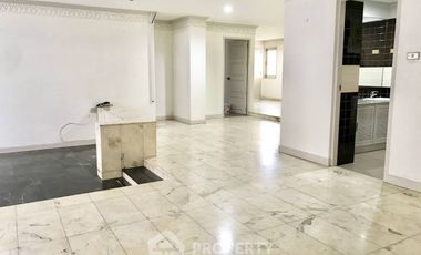 For sale 2 bedrooms condo in Khlong Toei, Bangkok