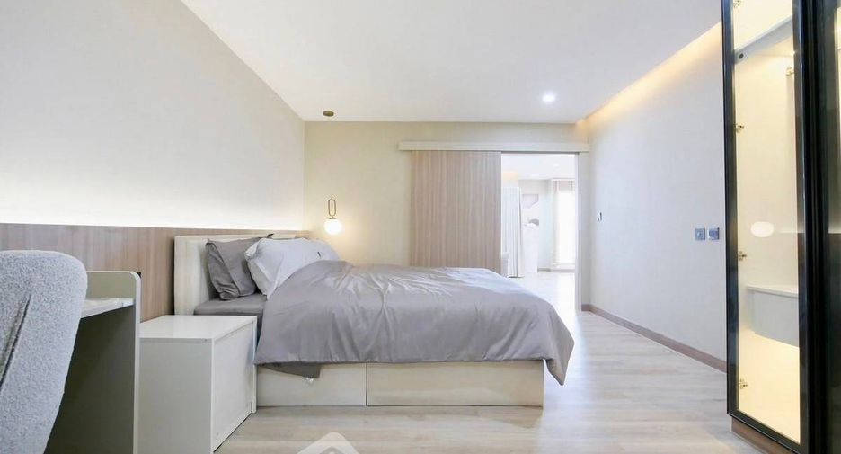 For sale 2 ベッドルーム condo in Watthana, Bangkok