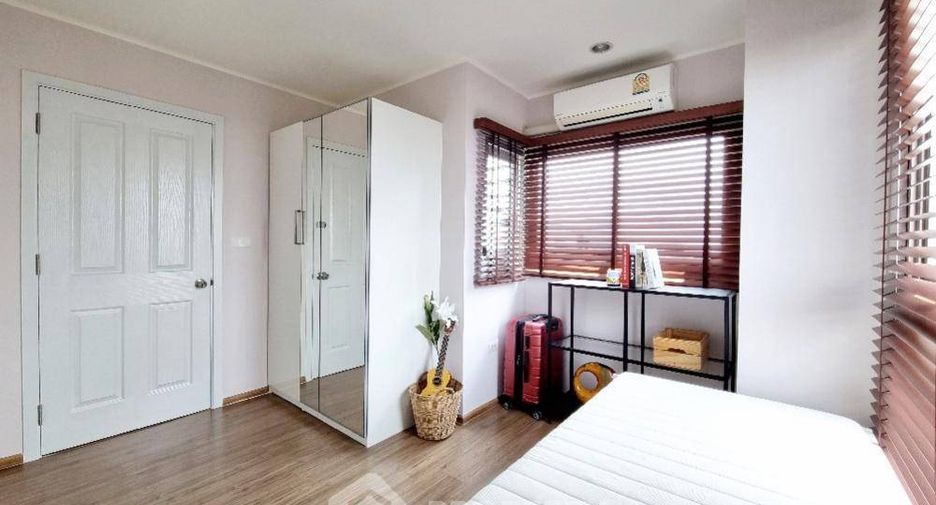 For rent 2 bedrooms condo in Thon Buri, Bangkok