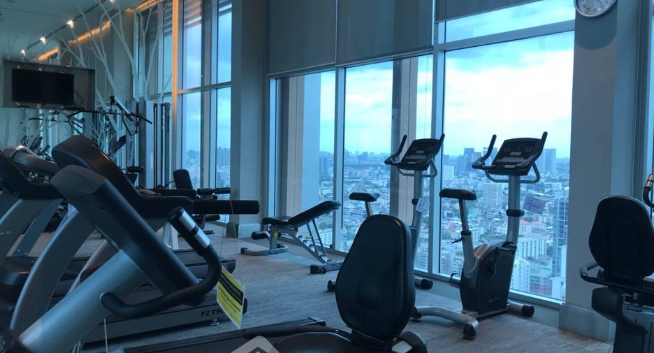For sale 2 bedrooms condo in Huai Khwang, Bangkok