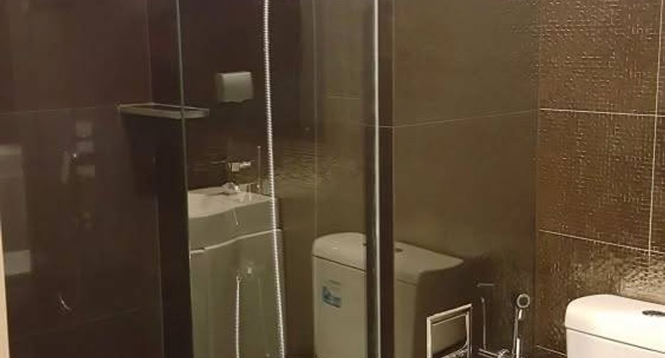 For sale 1 bed condo in Khlong Toei, Bangkok