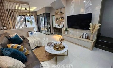 For sale 3 bedrooms townhouse in Lat Phrao, Bangkok