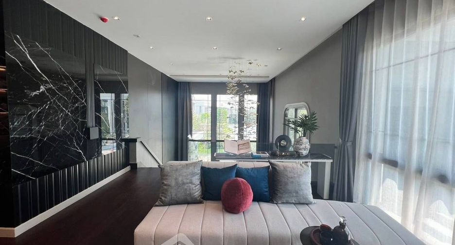 For sale 4 bedrooms house in Bang Kho Laem, Bangkok