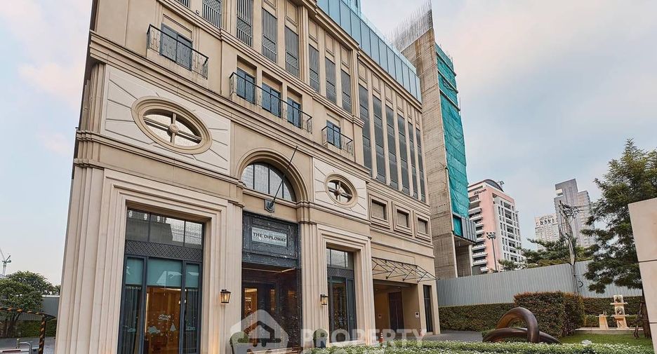 For sale 2 bedrooms condo in Sathon, Bangkok