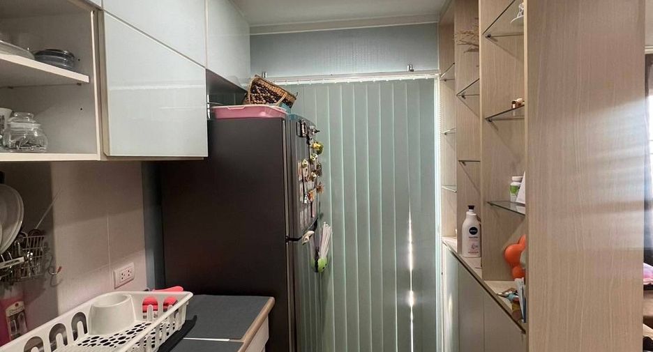 For sale 2 bedrooms condo in Huai Khwang, Bangkok
