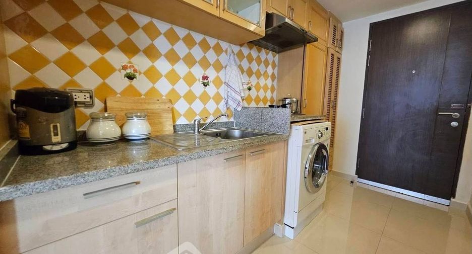 For sale 1 bed condo in Khlong Toei, Bangkok