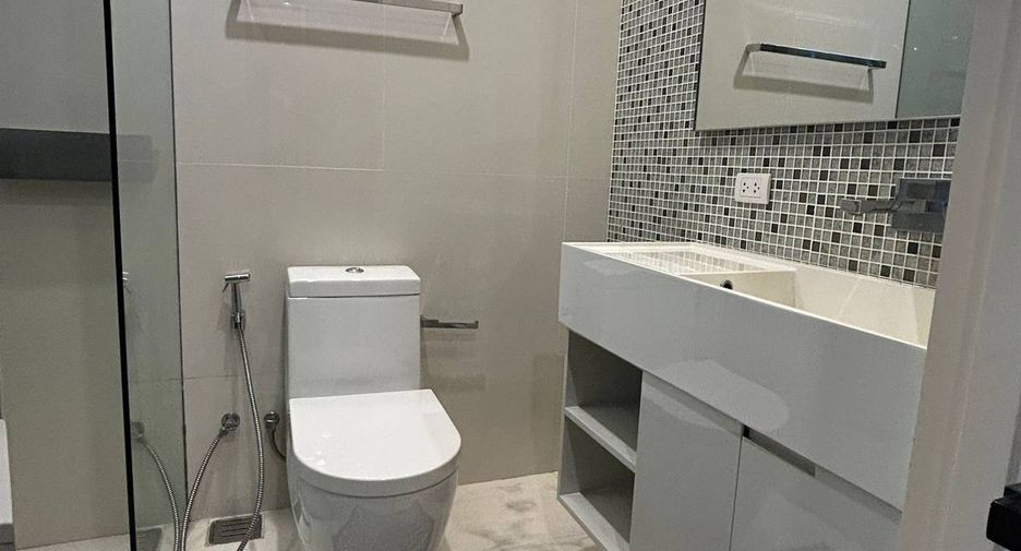 For sale 1 bed condo in Watthana, Bangkok